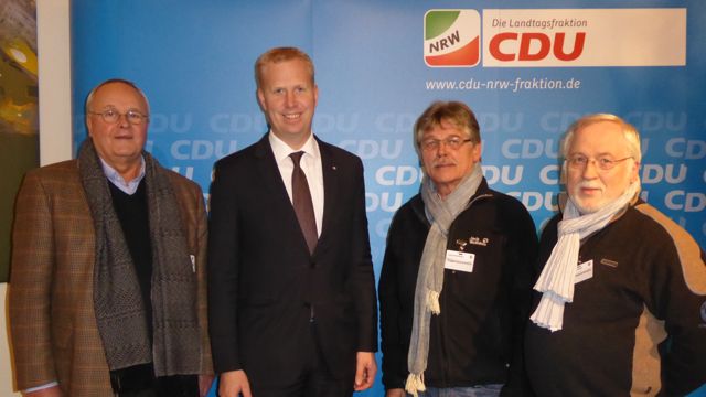 Arbeitsbesuch in Düsseldorf, Henning Rehbaum mit Klaus Schöttler, Peter und Rudolf Goriss