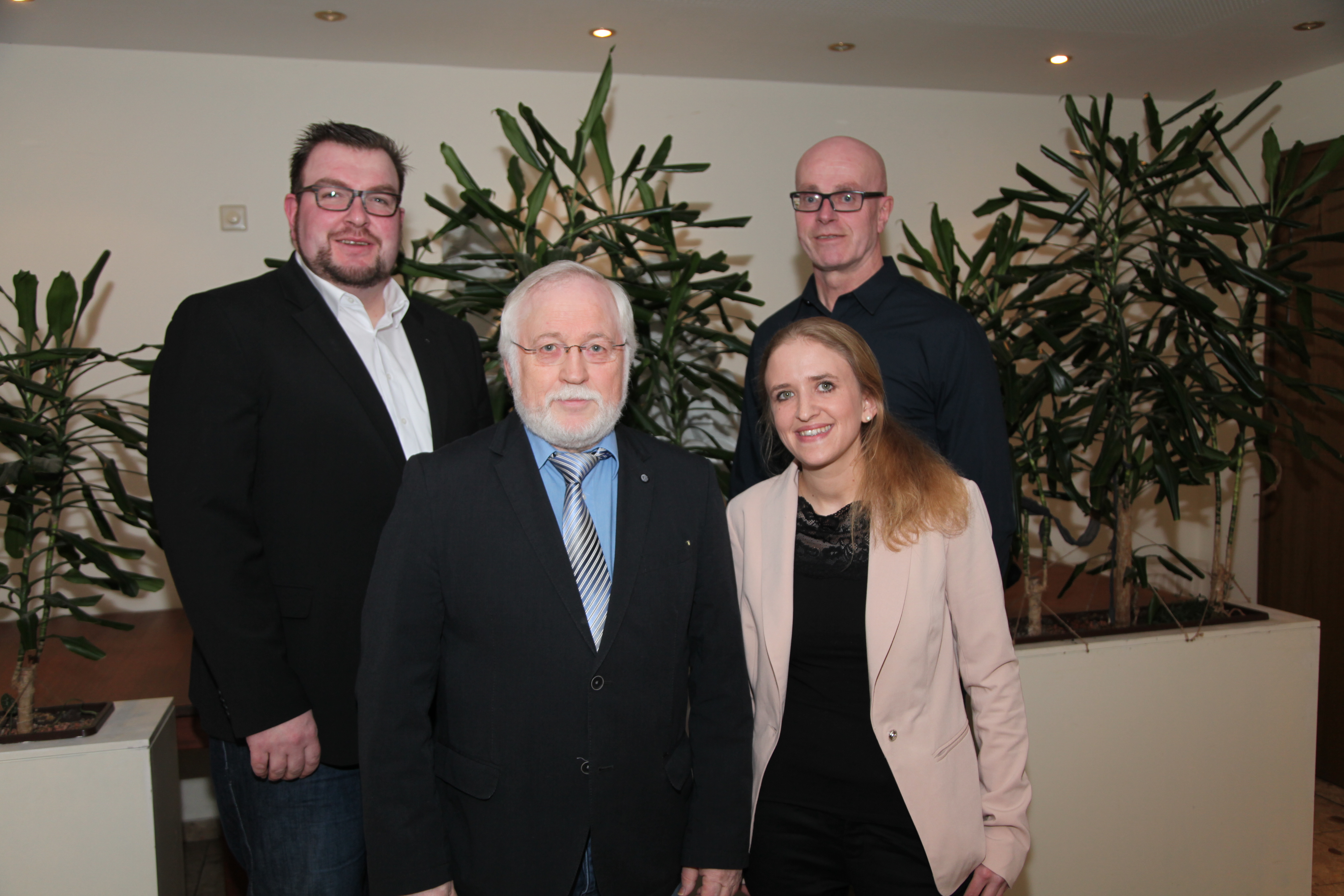 Der neue geschäftsführende CDU-Vorstand der OU Beckum mit (h.l u.r.) Matthias Wanger und Jürgen Schnitker; (vorne) Rudolf Goriss und Kathrin Averdung.